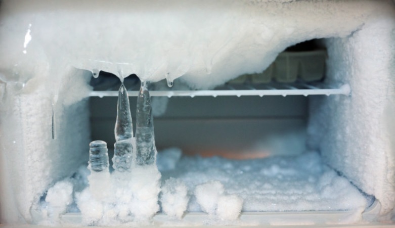Tủ lạnh bị đóng tuyết làm giảm thể tích của tủ lạnh